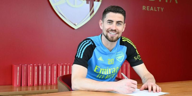 Arsenal gia hạn thành công với Jorginho