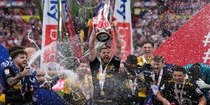 Southampton giành chiến thắng và trở lại Ngoại hạng Anh