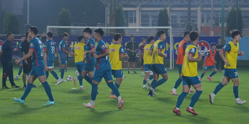 Đội tuyển Việt Nam chuẩn bị cho trận đấu với Philippines